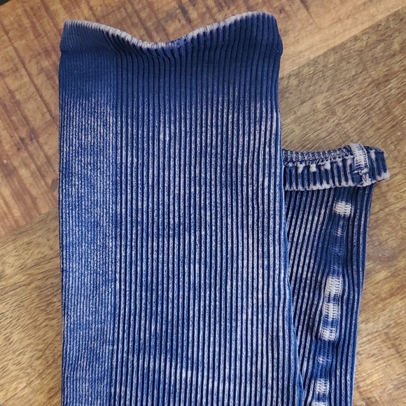 💙 Free People Ultra High Rise Happiness Runs Leggings 💙 - Picture 14 of 16